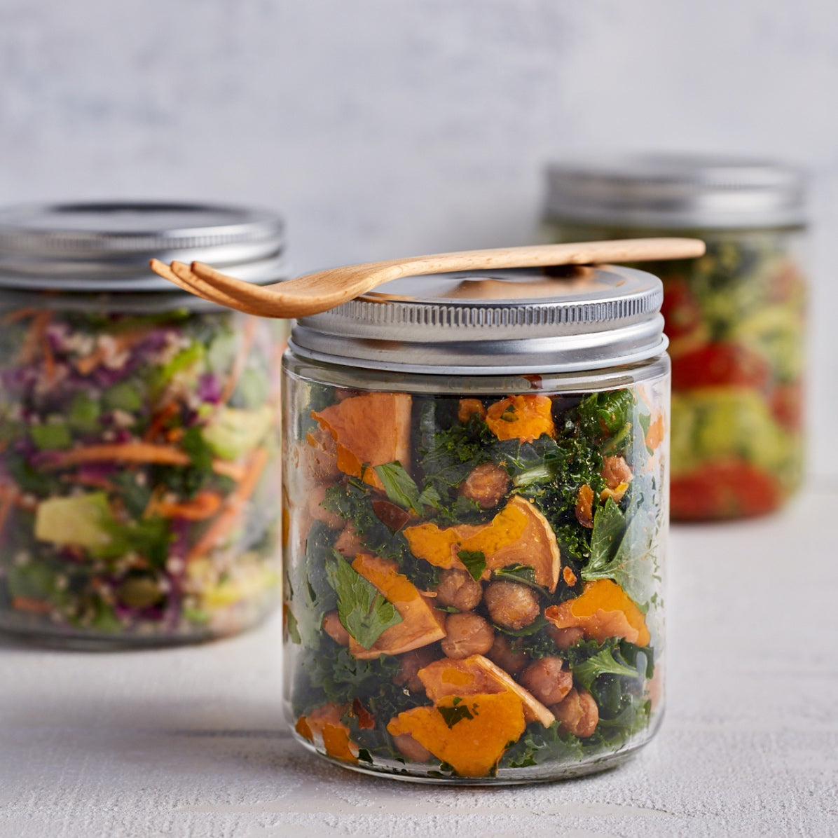 Mason Jar Meal Prep: crunchy spiced chickpea, pumpkin and kale salad