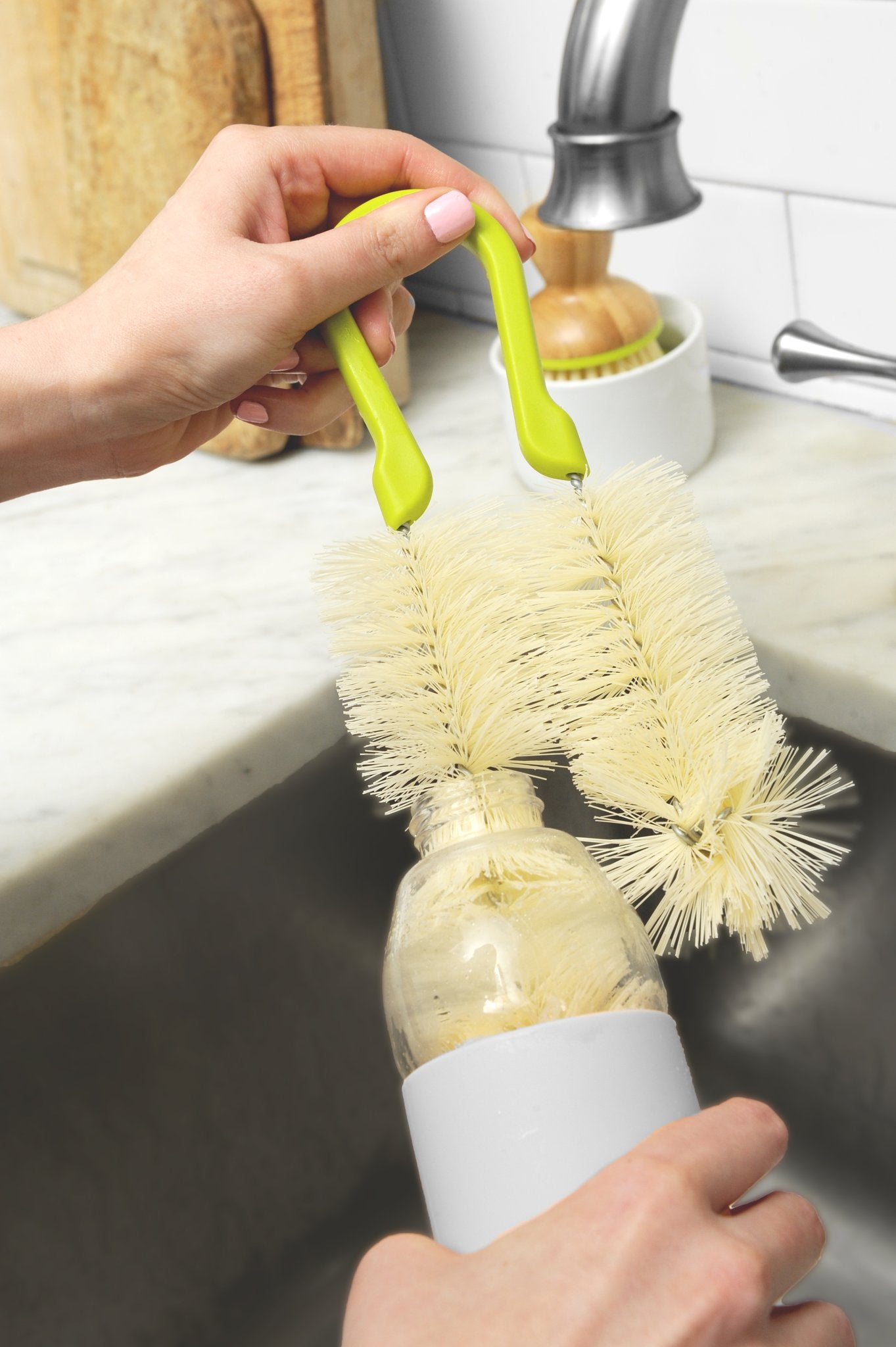 Full Circle Reach Bottle Brush | Harris Farm Online