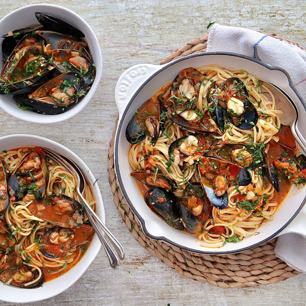 Garlic and Tomato Mussel Linguine | Harris Farm Online