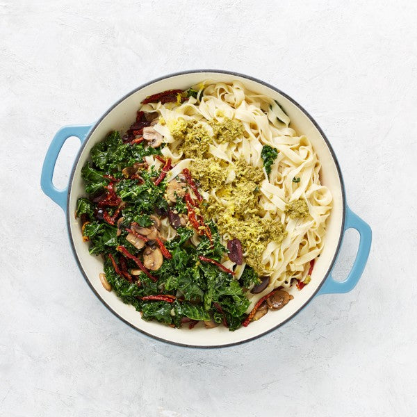 Basil Pesto Fettuccine with Sundried Tomatoes and Olives