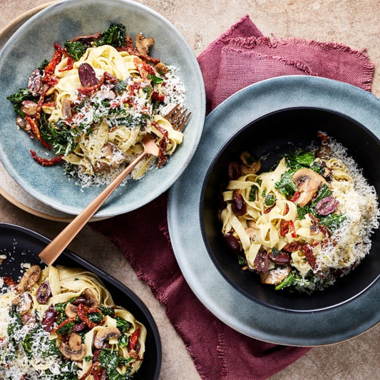 Basil Pesto Fettuccine with Sundried Tomatoes and Olives