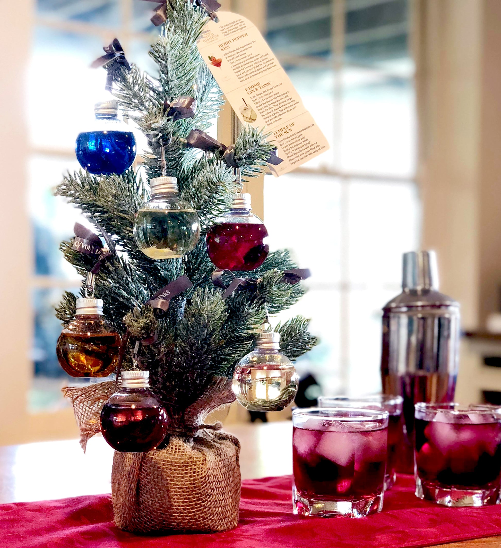Wild Hibiscus Flower Co. Gingle Bells Gin Baubles Box | Harris Farm Online